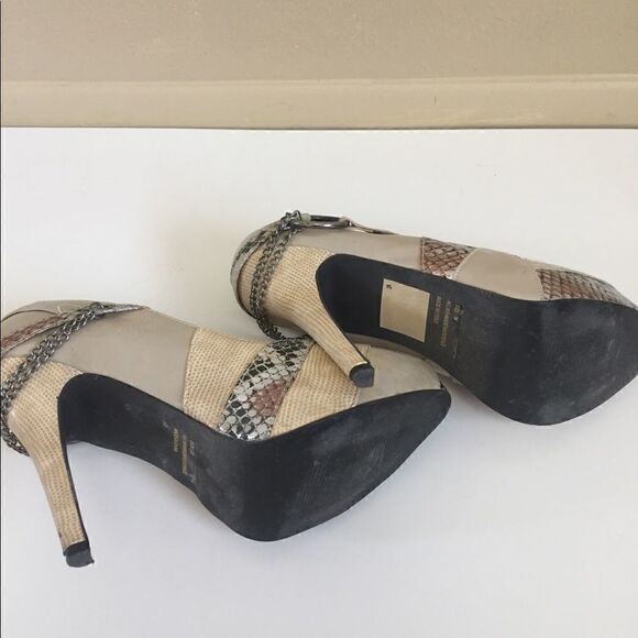 BKE Sole Heels  - Picture 7 of 8